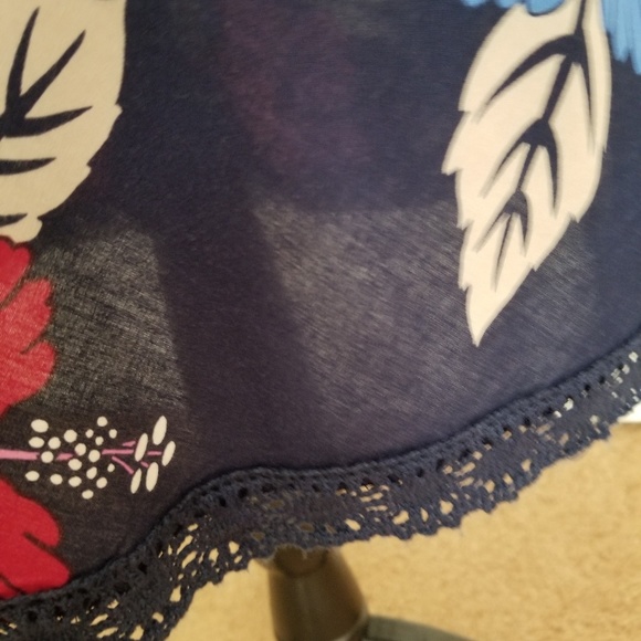 Roxy Hawaiian Skirt - Picture 7 of 8